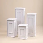 Beli dekorativni postamenti